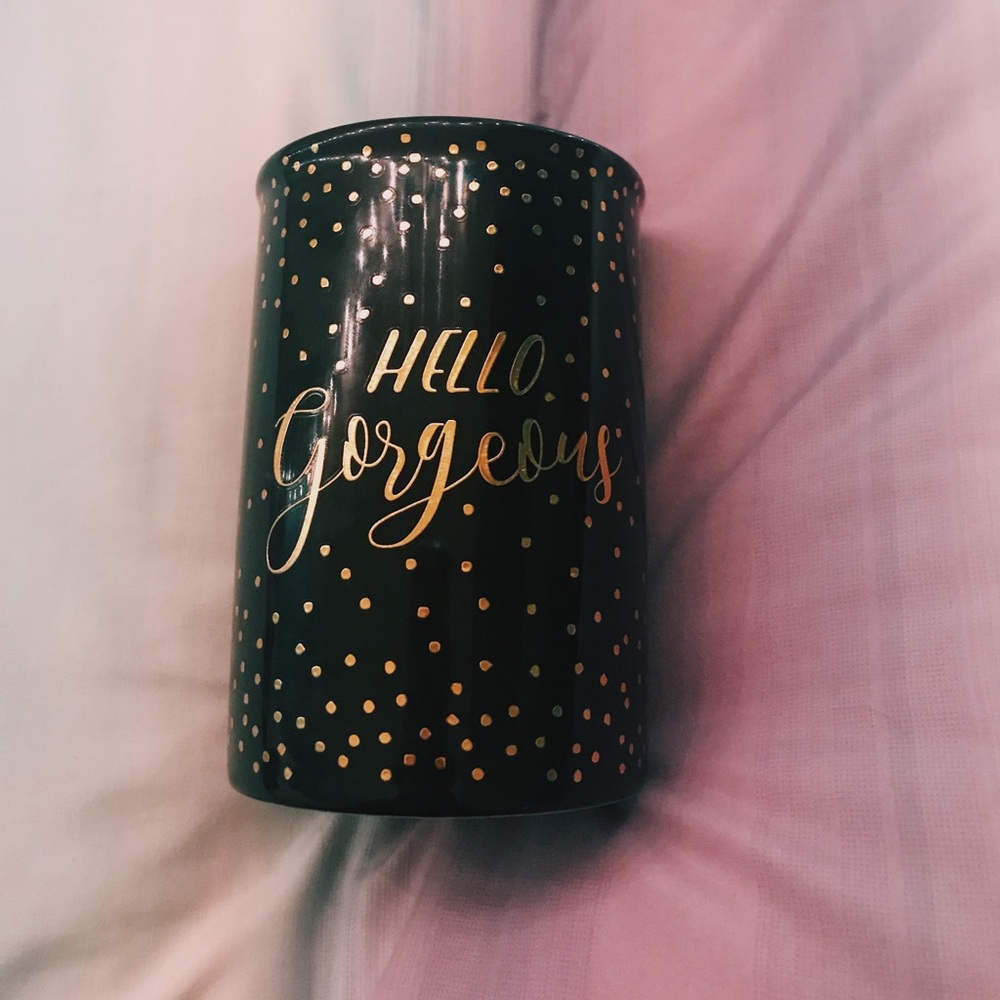 • Hello Gorgeous • Storage Cup!